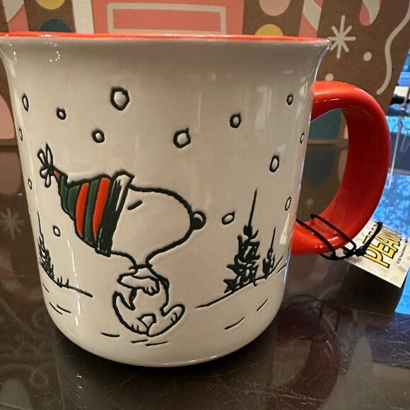 Peanuts Snoopy Winter/Christmas "Let it Snow" 21 oz Mug NWT 2025 - Picture 5 of 5